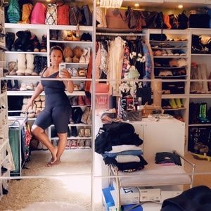 Follow my IG page for some steals @Lstunzah